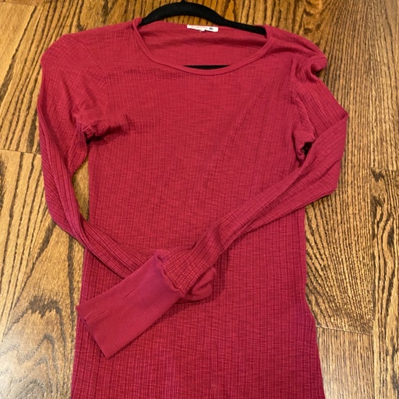 Sundry Tops - Sundry long sleeve with distressed bottom